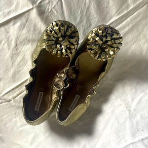 NEW Calvin Klein jeans Carmela floral ballet flat (metallic gold)